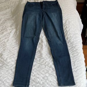 Artisan NY size 6 blue jeans
